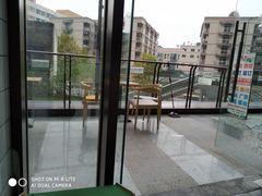 -蜜蜂小象·榴莲千层蛋糕(时代汇11栋店)