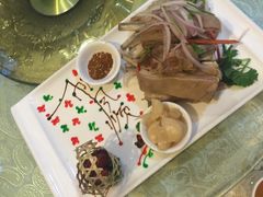 -马尔龙新疆饭店·清真(瑞景店)