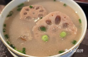 Braised Lotus Root Soup in Clay Pot