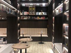 -钟书阁(群光广场店)