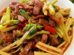 芹菜牛肉丝-曾牛肉