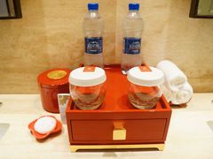 衡山路12号豪华精选豪华套房-迷你吧4-上海衡山路十二号华邑酒店