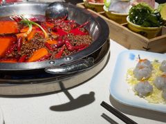 -茅草房·河畔园林火锅