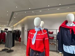 -URBAN REVIVO(上海中庚漫游城店)
