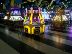 -反斗乐园π·电玩·高空拓展·蹦床(龙华天虹店)