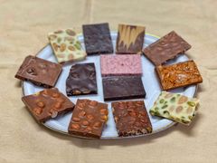 -Laderach 莱德拉(上海环贸iapm店)