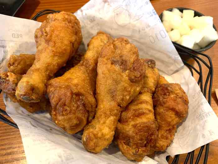 校村炸鸡(狎鸥亭店)-"太香了!济州岛的导游千叮万嘱推荐的"校村.