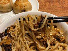 -清真吴记门钉肉饼·喜多利