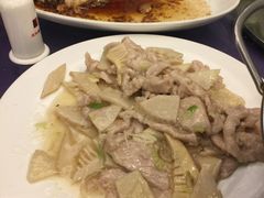 -吴记酱骨炖菜馆(西大直街店)
