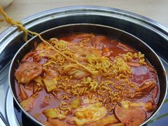 -三清洞摩西韩式年糕火锅(威高广场店)