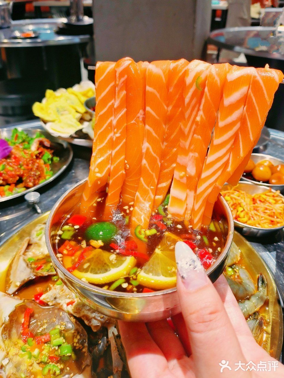 这口三文鱼面可把我香迷糊啦‼️