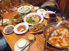 -老滇山寨•云南特色菜•地方菜•民族风情歌舞表演(金碧店)