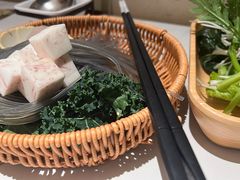 -左庭右院鲜牛肉火锅(金山万达店)