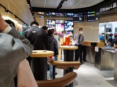 大堂-麦当劳(龙阳路店)