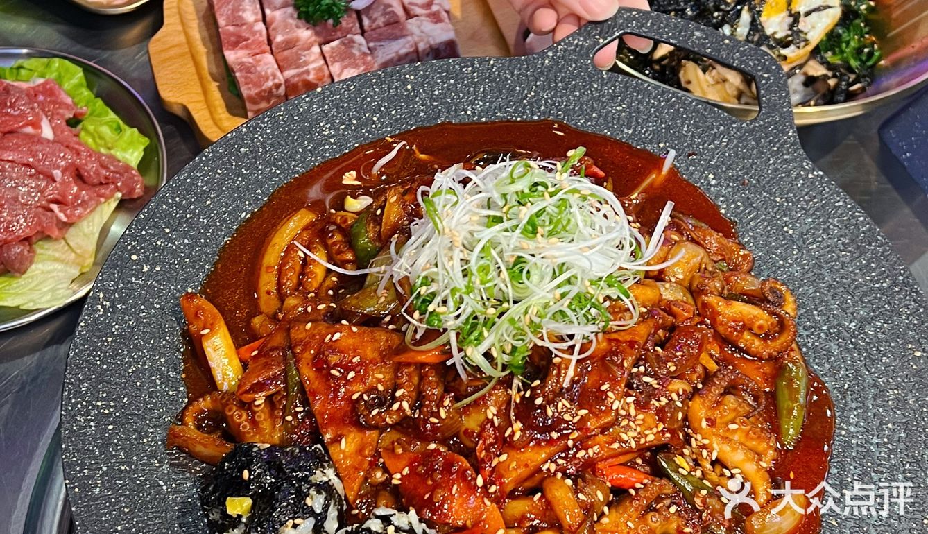 还原韩剧场景！成秀妍烤肉店😋