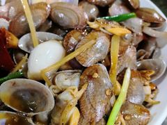 -四川小胡子海鲜(丁村万人海鲜广场店)