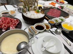 -红鼎豆捞·非遗鲍皇汤火锅(宝丰路店)