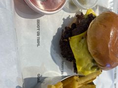 -TRIPS BURGER(大钟寺店)