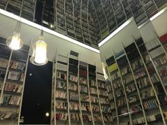 -钟书阁(松江泰晤士小镇店)