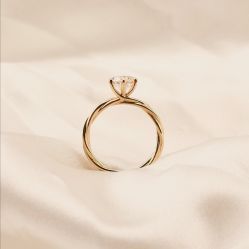 -威德钻石-克拉钻大本营(南京东路店)