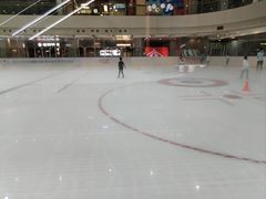 -冰堡国际溜冰场(观澜湖新城MHMALL店)