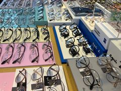 -天空之镜眼镜店蔡司依视路配镜授权零售店(望京颐堤港店)