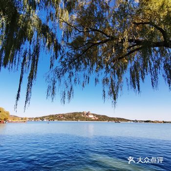 【七律·颐和园秋色】金风重入御园中