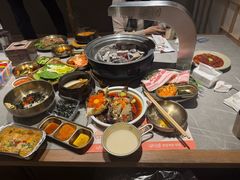 -草家酱蟹炭火烤肉店(珲春南路一店)