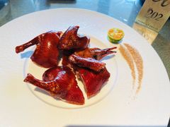 玻璃脆皮乳鸽-朴墅(西湖青芝坞店·杭帮菜·家宴.14年的店)