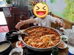 -亲昵春川鸡排(韩国美食街店)