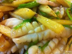 小炒鱿鱼-辉记潮汕海鲜砂锅粥(林和西店)