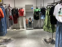 -URBAN REVIVO(欢乐海岸购物中心店)