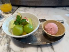 新鲜时令鲜果配雪霜-湖滨28中餐厅·西湖宴·杭州君悦酒店