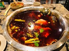-肖肖酸萝卜鱼火锅(总店)
