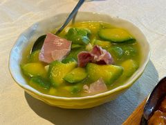 -彩云天云南餐厅