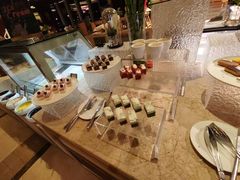 -大中华希尔顿酒店-念自助餐·嗨啤·小龙虾