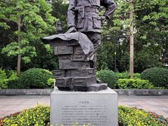 -英雄广场