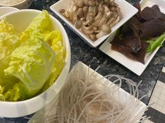 -一席地·本地鸡窝·杭帮鸡火锅(萧山银隆百货店)