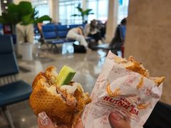 -Bánh Mì Huynh Hoa