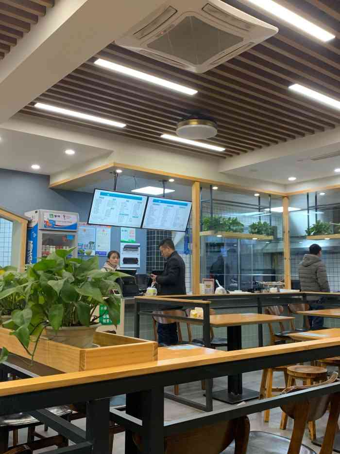 老太婆粥摊(兴康南路总店)-"住在半边上下,早餐太不划算了,大晚上搜索