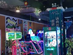 -直通车欢聚中心(崇州万达店)