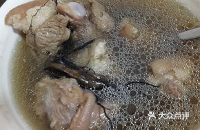 Herb Root Stewed Pork Trotters