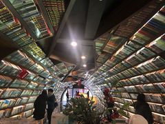 -钟书阁(珍园店)