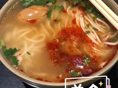 -亮亮面馆(经六路店)