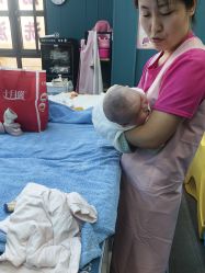 -蓝鲸快乐宝贝婴童游泳馆(南飞鸿十年城店)