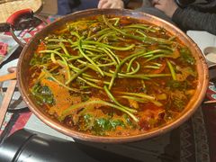 昆明寻甸酸菜牛肉火锅-云边嬢嬢·云南野料现摏火锅