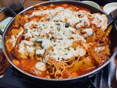 -亲昵春川鸡排(韩国美食街店)