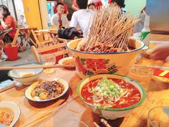 -拈签一笑黄牛肉辣卤串串