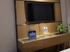 -潮漫酒店(北京通州环球度假区临河里地铁站店)