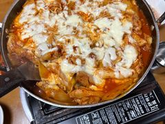 -亲昵春川鸡排(韩国美食街店)